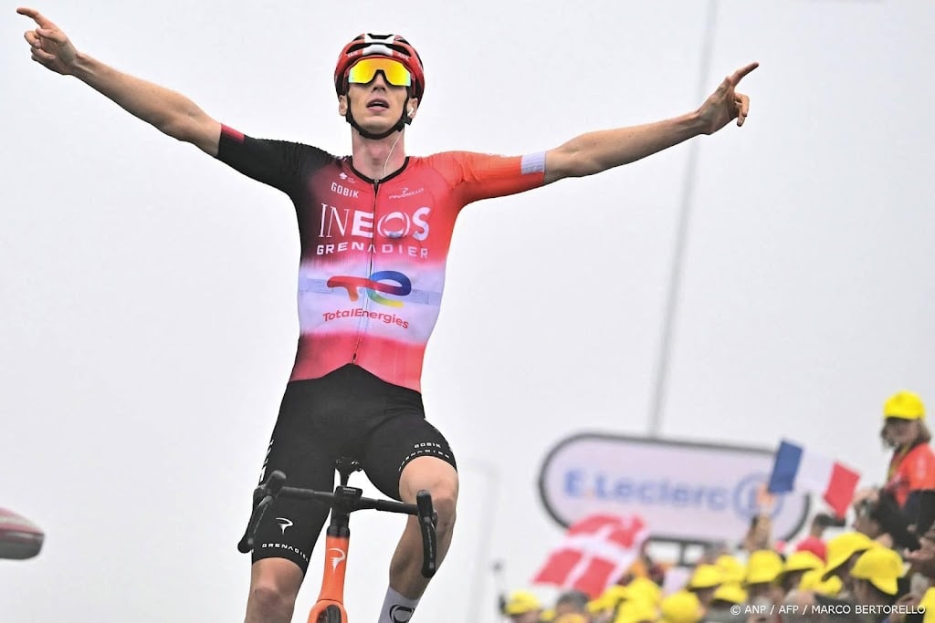 Ritzege in Tour verbaast Arensman, manier waarop voelt als droom