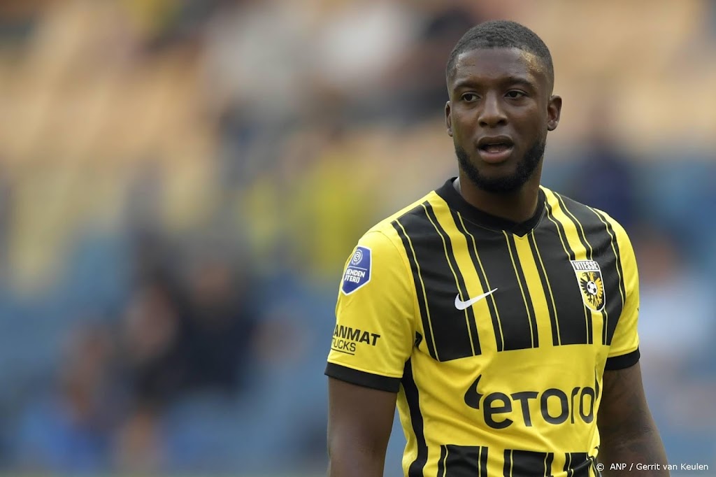 Vitesse met Bazoer en Darfalou, Anderlecht met Zirkzee en Hoedt