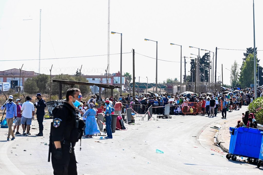 Driekwart migranten uit kamp Moria verplaatst naar nieuwe opvang