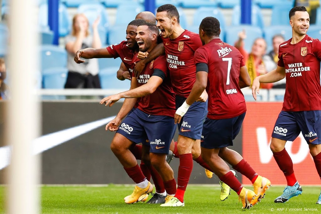 Vitesse wint zonder trainer Letsch ook tweede duel