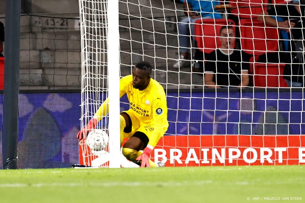 PSV-aanvoerder Dumfries: botte pech voor Mvogo