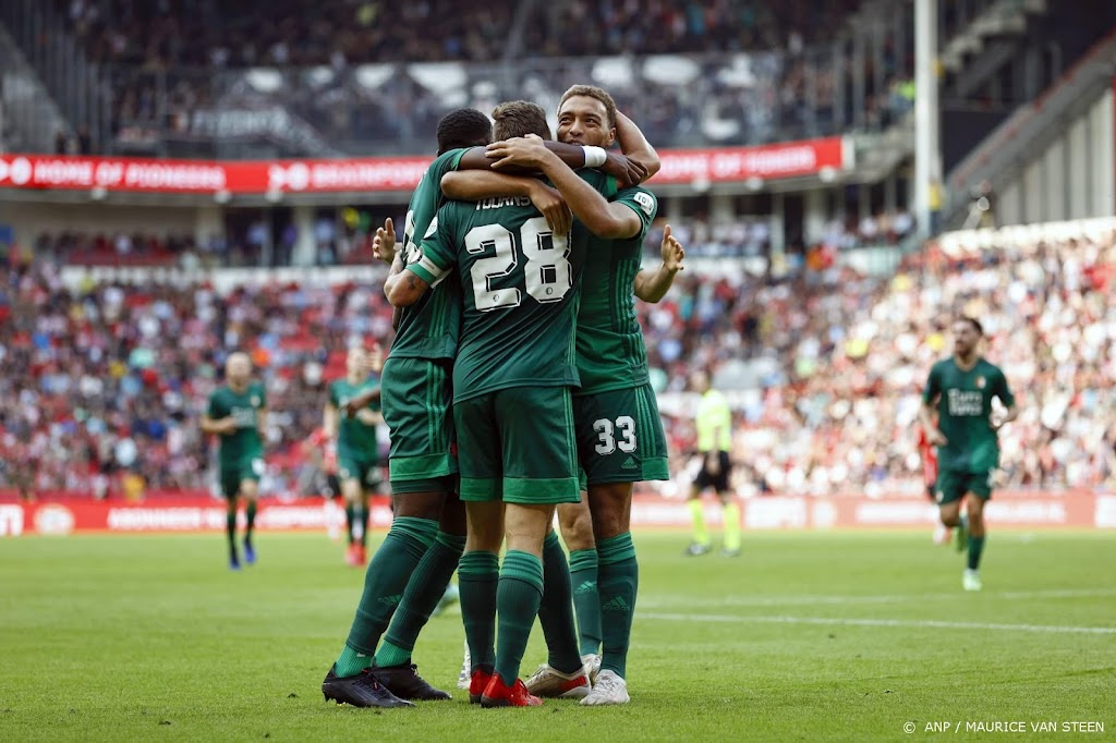 Feyenoord beëindigt op pijnlijke wijze (0-4) ongeslagen reeks PSV