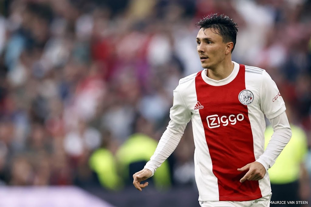 Ajax start met Berghuis tegen Dortmund
