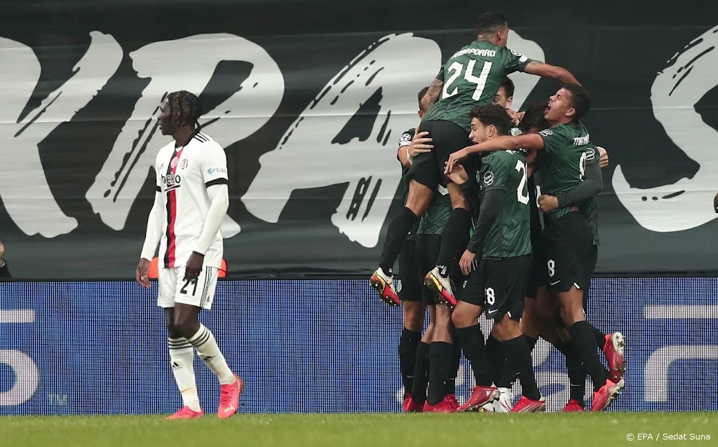 Sporting blijft na zege op Besiktas meedoen in de groep van Ajax
