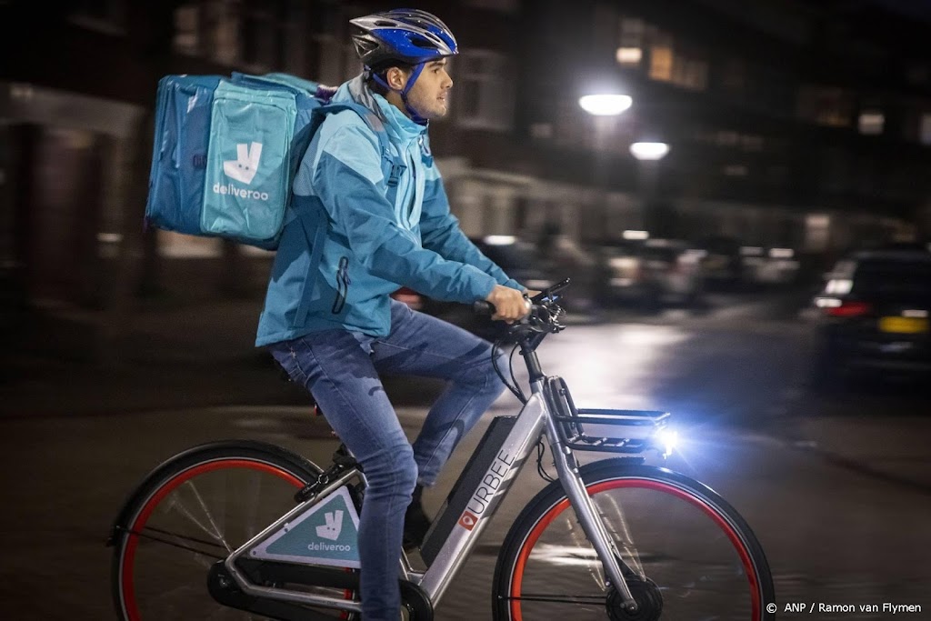 Deliveroo compenseert bezorgers bij vertrek uit Nederland