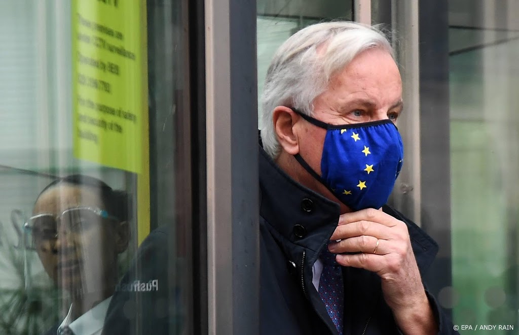 Koortsachtig brexitoverleg kort opgeschort om coronabesmetting