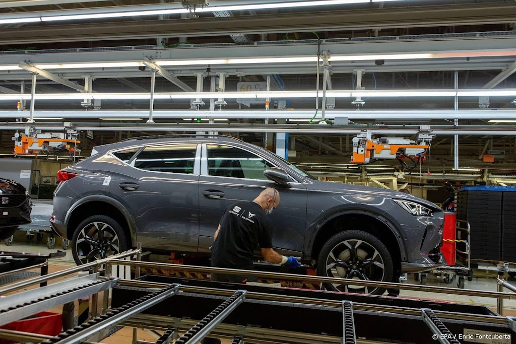 Seat-fabriek vraagt ongevaccineerden apart te eten in kantine