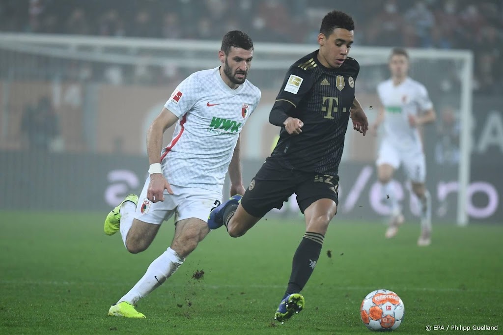 Koploper Bayern München verliest van FC Augsburg