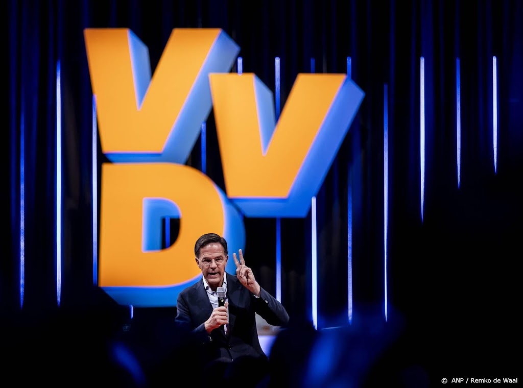 Mark Rutte: asielinstroom moet substantieel omlaag