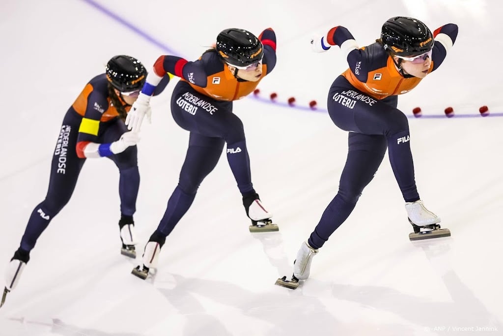 Schaatssters pakken in Thialf goud op teamsprint