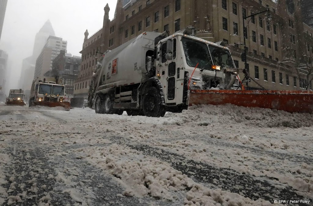 Sneeuwstorm teistert westen staat New York