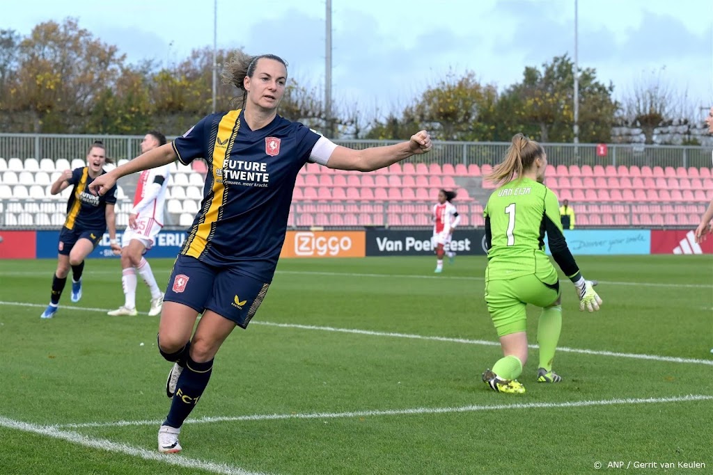 Voetbalsters FC Twente winnen topper in Amsterdam tegen Ajax