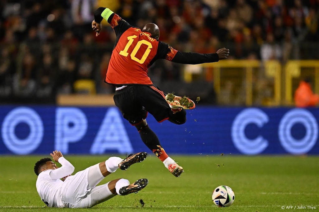 Lukaku helpt België aan ruime zege op Azerbeidzjan en groepswinst