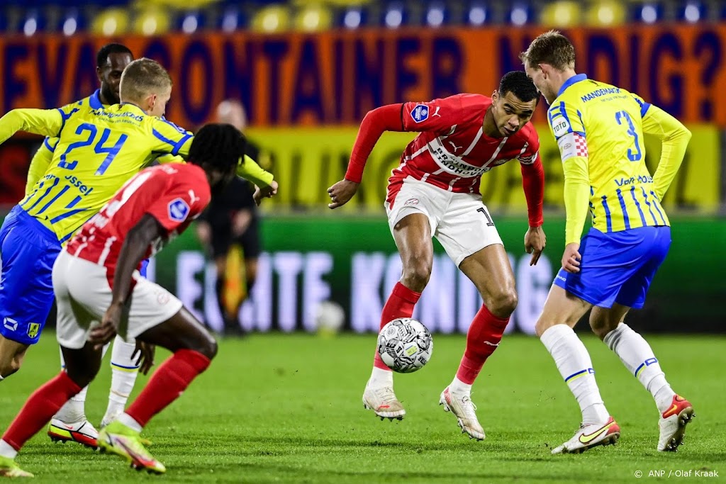 Flexibel PSV overwint hindernissen bij RKC en blijft koploper