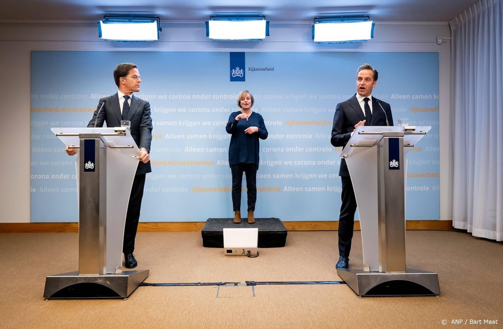 Kabinet bijeen om strengere coronaregels, avondklok op agenda