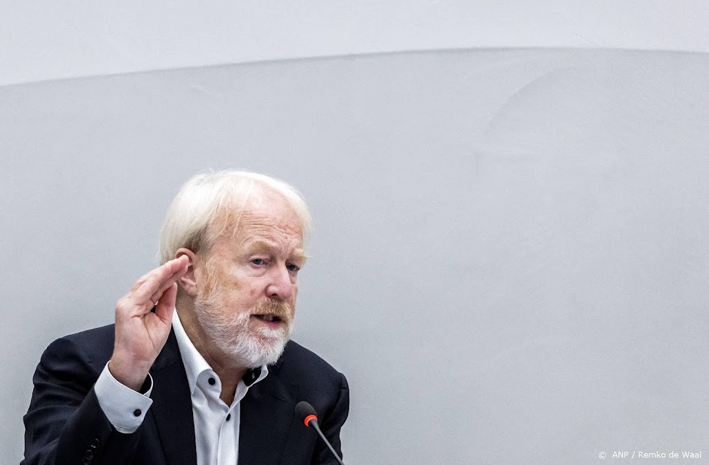 Aannames over omikron waren te pessimistisch, erkent Van Dissel