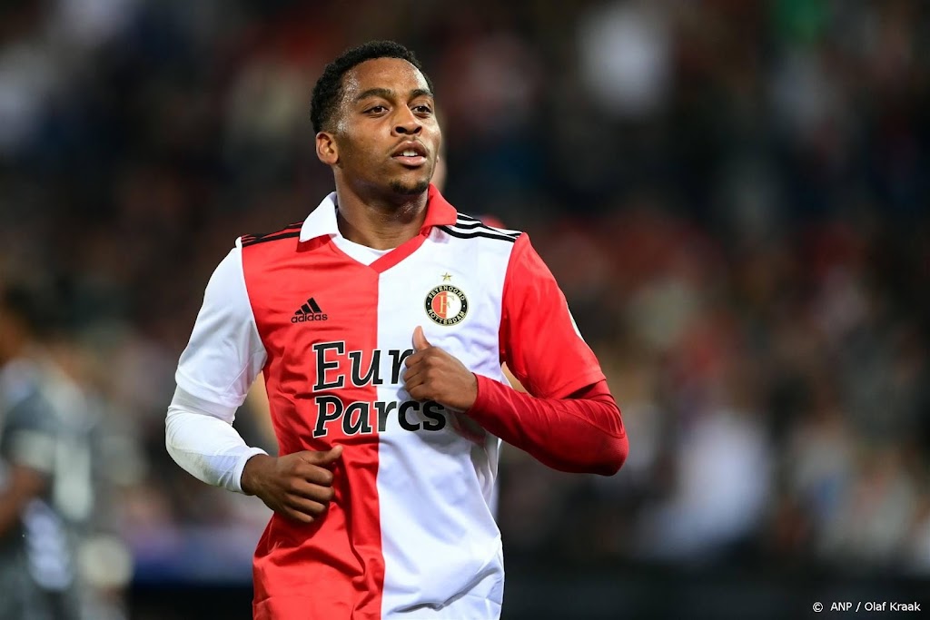 Feyenoord-coach Slot ziet Timber voor Klassieker aansluiten