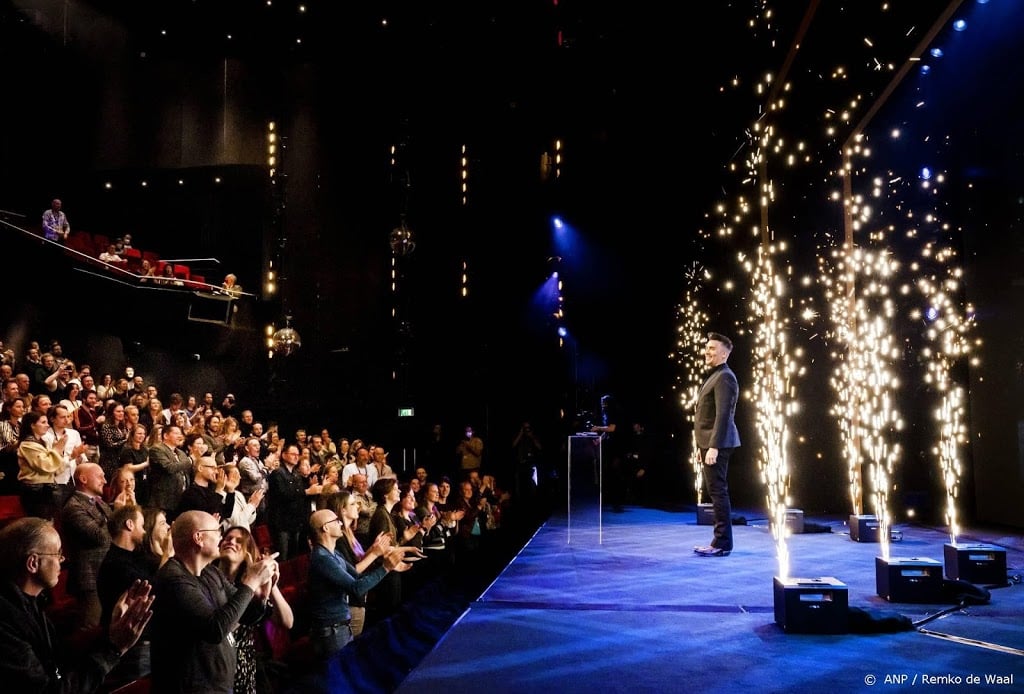 Guido Weijers met staande ovatie ontvangen bij proefvoorstelling