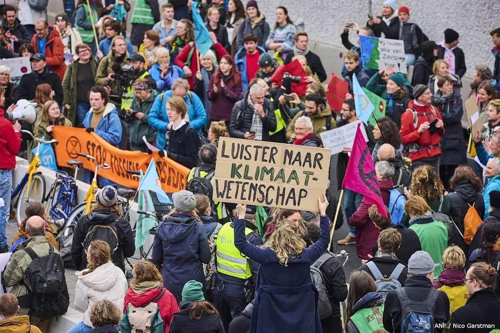XR benadrukt geweldloos te zijn na ophef over debatavond Amsterdam