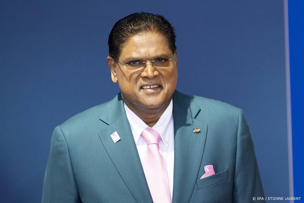 Woonplaats Surinaamse president afgesloten na oproep tot geweld