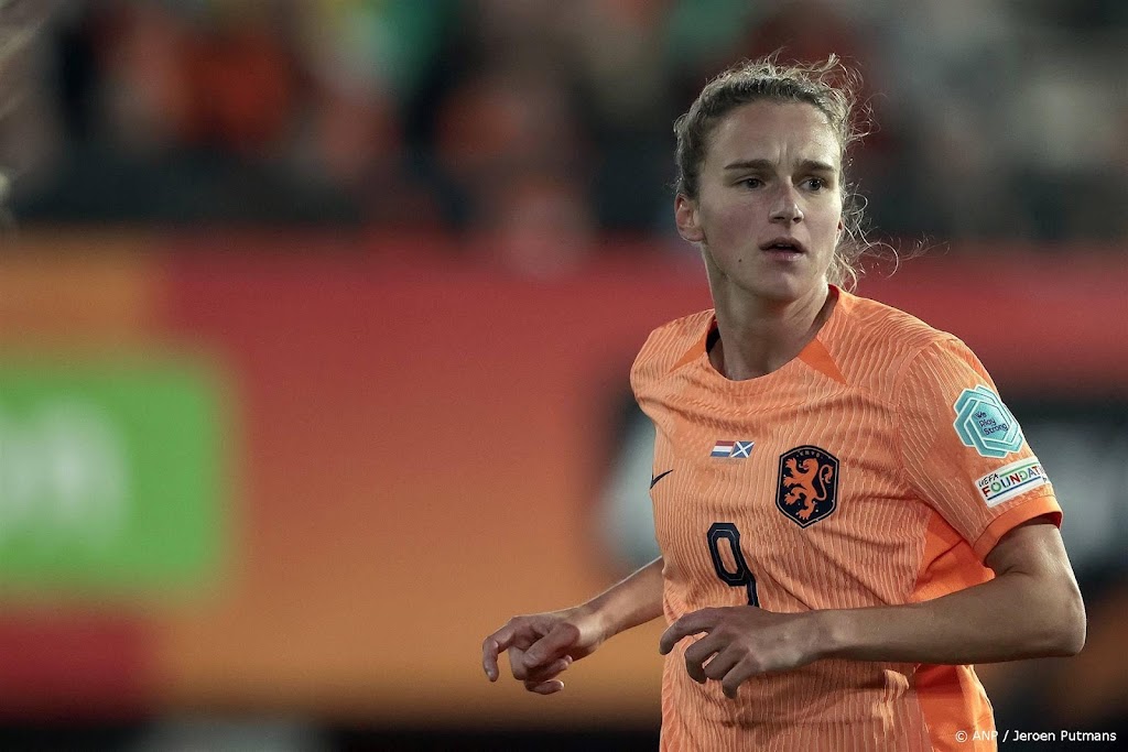 Spits Miedema wil weer 'volledig inzetbaar' zijn bij Oranje