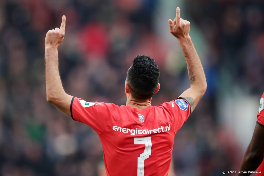 PSV overtuigt ook tegen zwak Fortuna en ziet Zahavi weer scoren