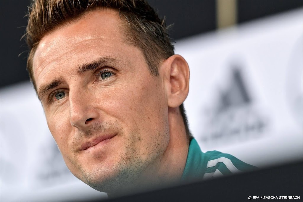 Oud-topscorer Klose na negen maanden ontslagen als trainer