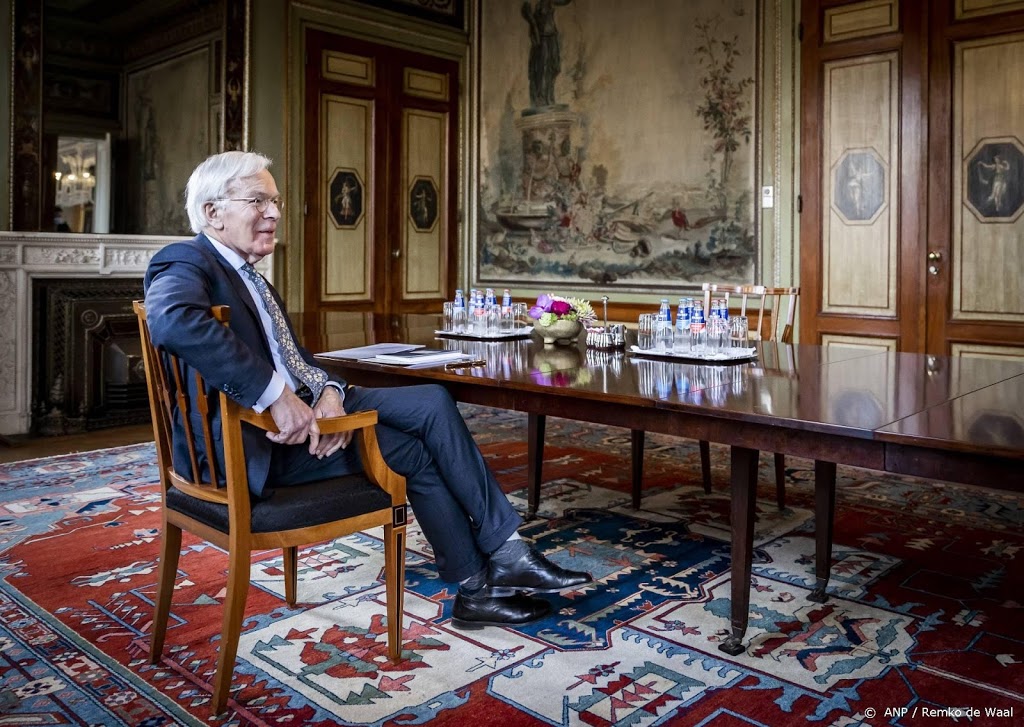 Fractieleiders kleine partijen opnieuw langs bij informateur