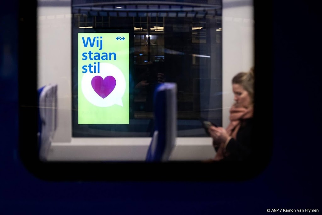 Bussen, trams, treinen en metro's staan drie minuten stil