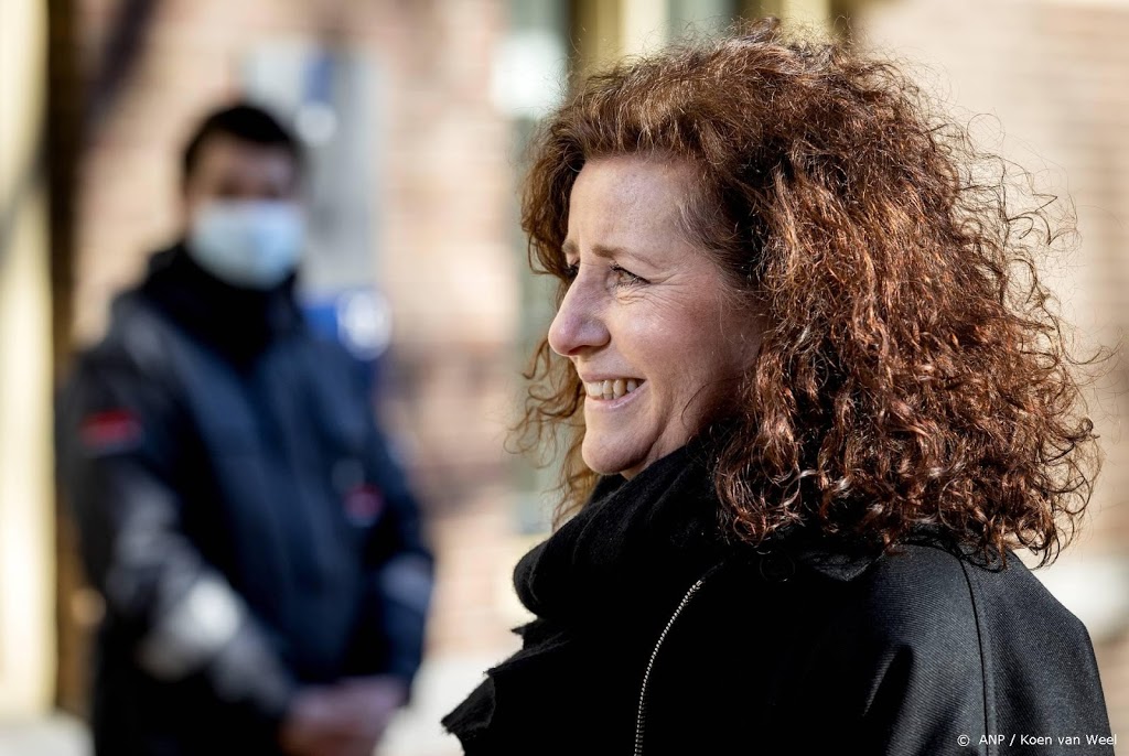 Van Engelshoven opent Nederlandse paviljoen biënnale in Venetië