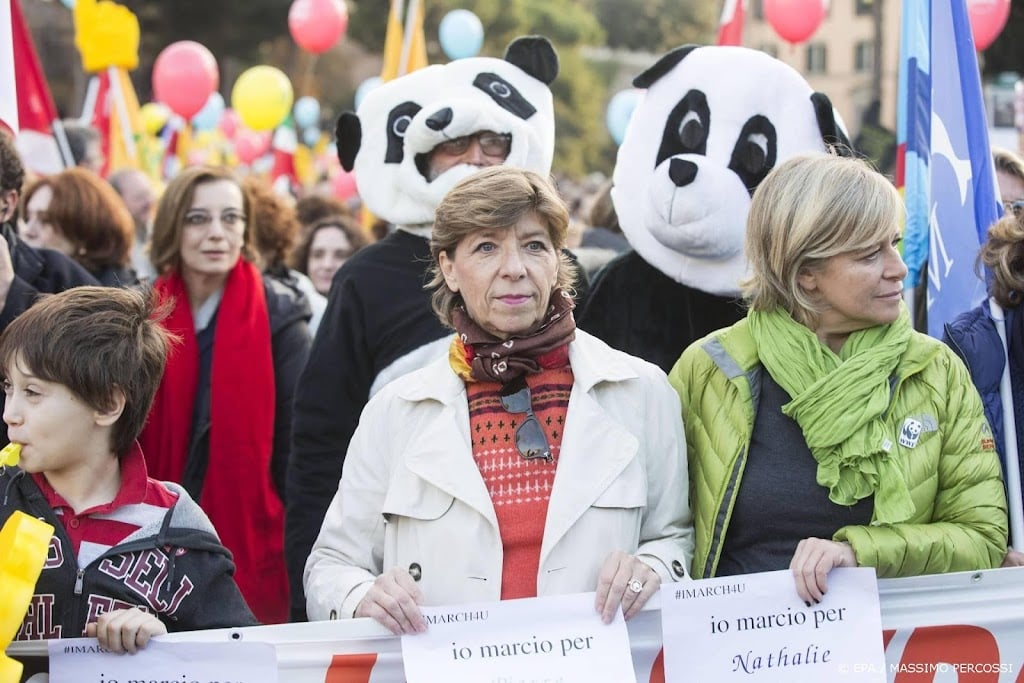 Regeringsploeg Macron compleet, vrouw als buitenlandminister