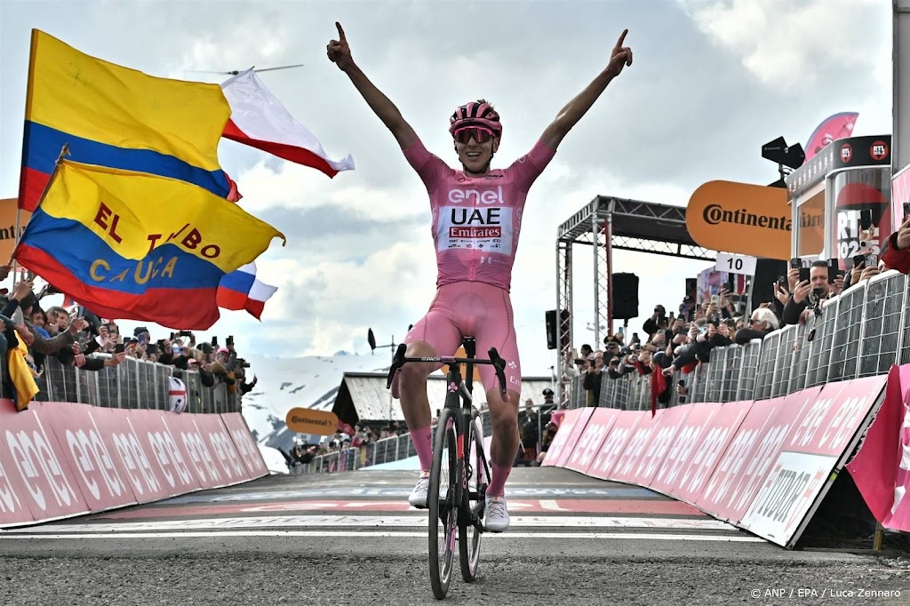 Pogacar denkt goed genoeg te zijn om Giro en Tour te winnen