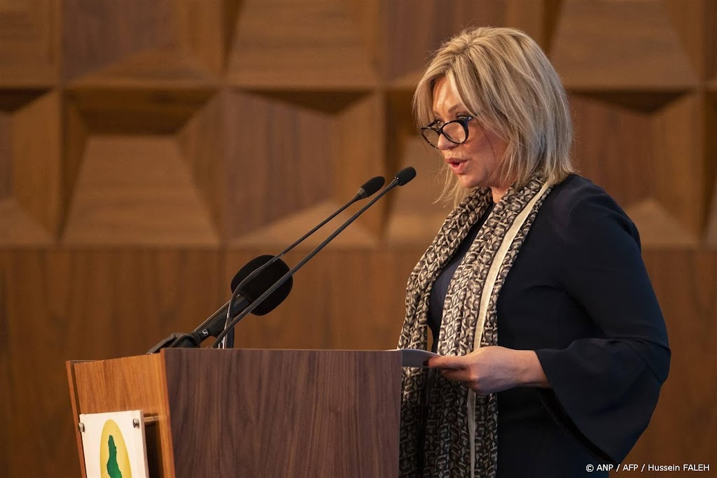 Oud-minister van Defensie Hennis aan de slag voor VN in Libanon