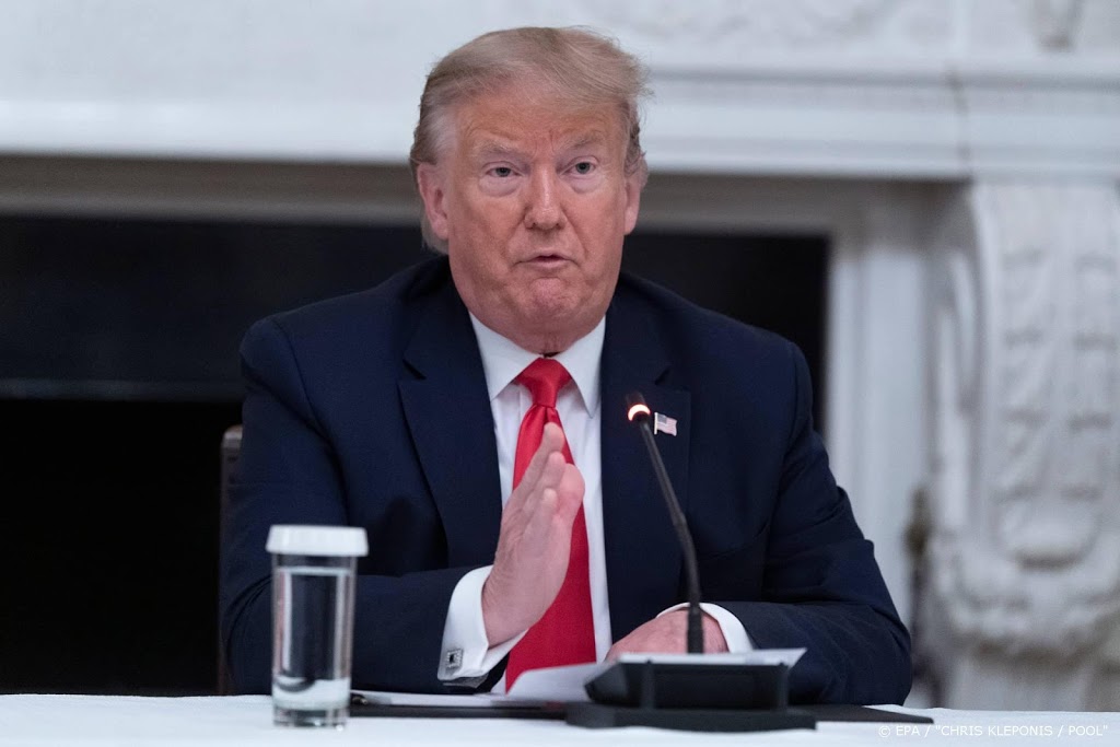 Trump houdt eerste campagnerally ondanks besmettingsgevaar
