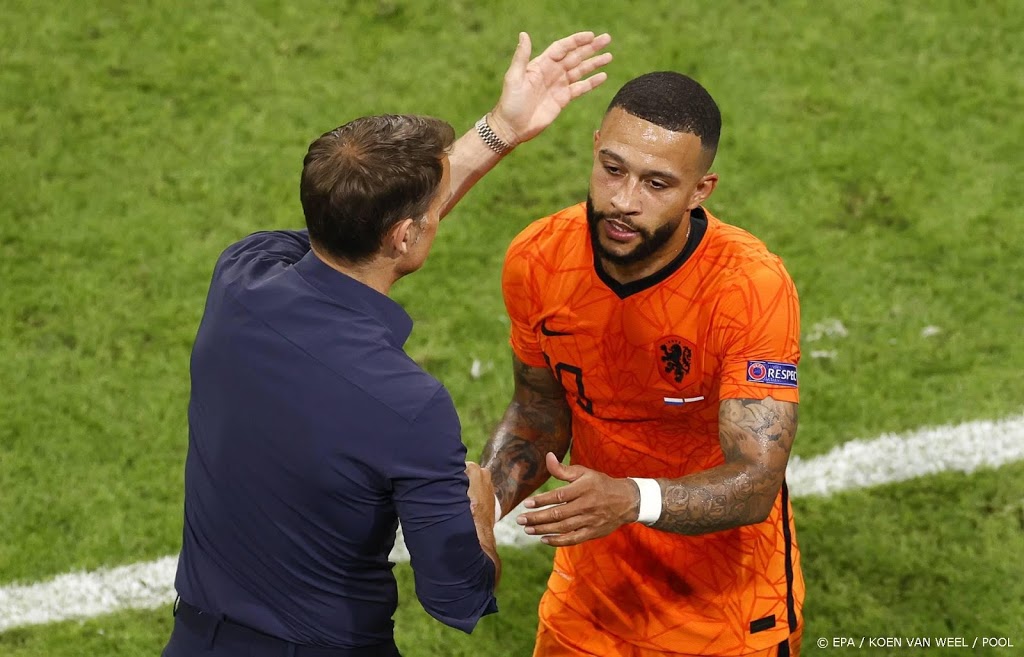 De Boer is blij dat Depay transfer naar Barcelona heeft afgerond