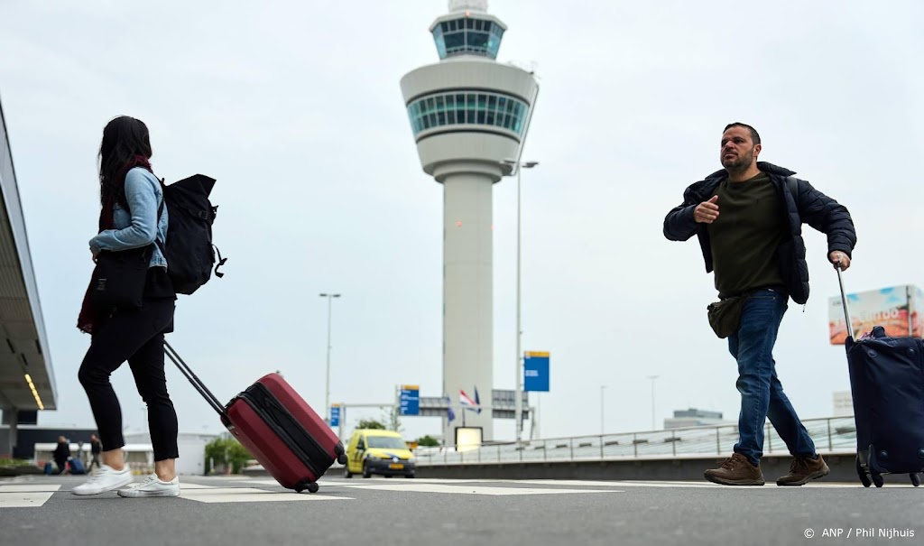 Schoonmakers Schiphol gaan na wilde staking weer aan het werk
