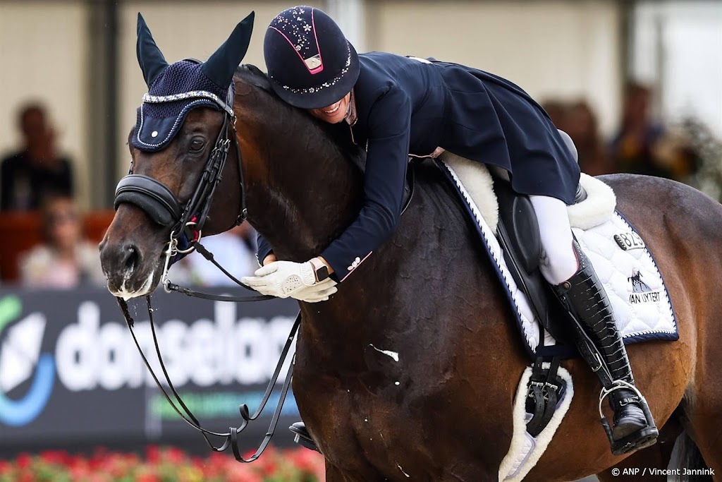 Nederlandse dressuurruiters winnen landenwedstrijd CHIO
