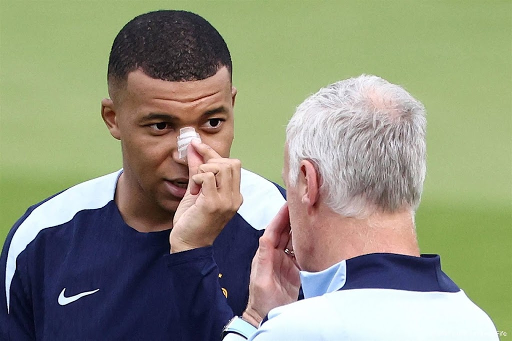 Bondscoach Deschamps hoopvol over meespelen Mbappé tegen Oranje