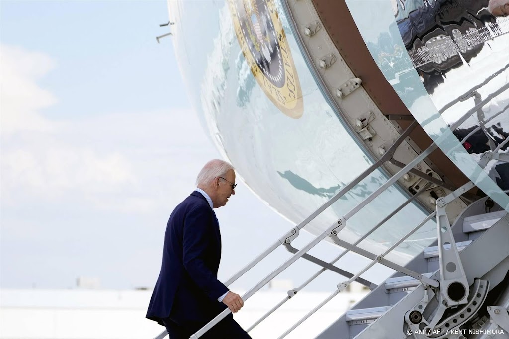 Twaalf Congresleden vragen Biden af te zien van kandidatuur