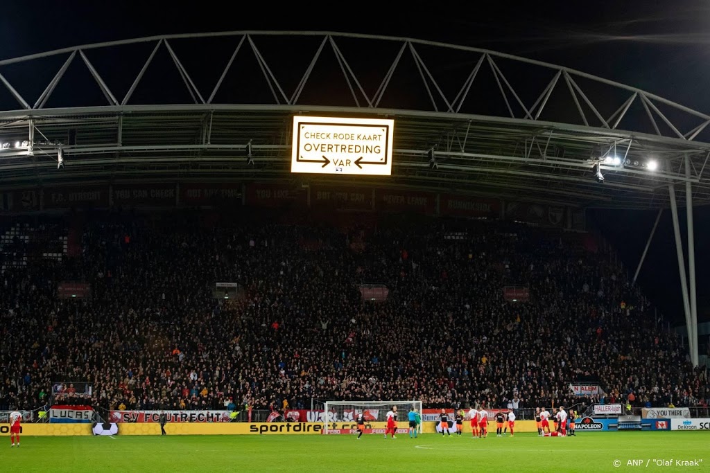 Videoscheidsrechter greep in bij 1 op de 4 eredivisiewedstrijden
