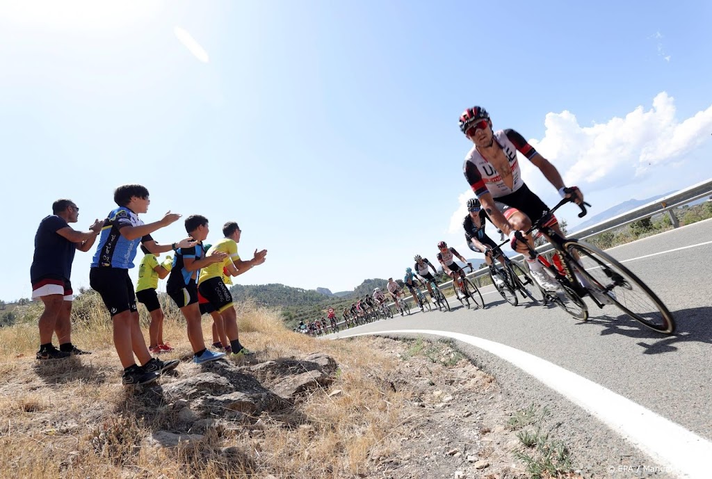 Wielrenner Storer bezorgt DSM eerste etappezege in Vuelta