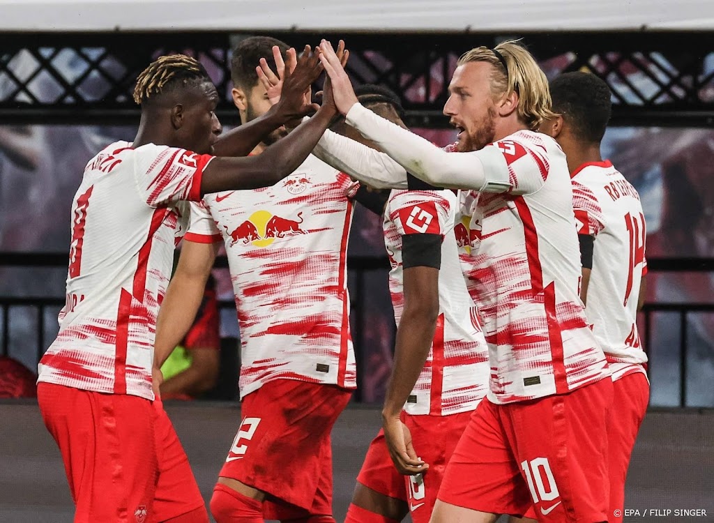 Zonder Brobbey wint RB Leipzig ruim van VfB Stuttgart