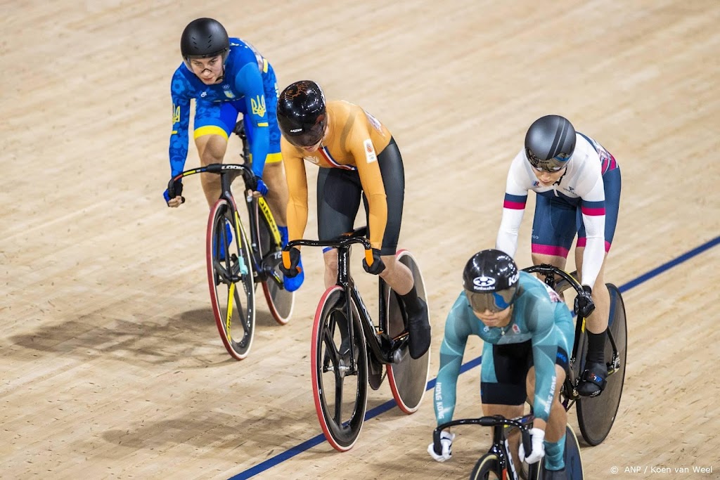 Baanwielrenster Van Riessen vanuit Japan onderweg naar huis