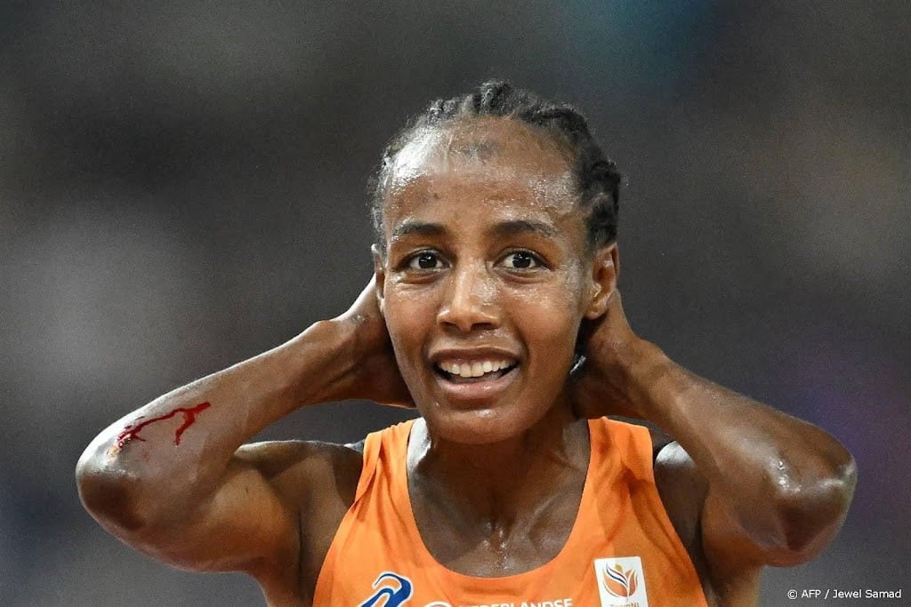 Hassan komt bij WK atletiek na val op 10 km alweer de baan op