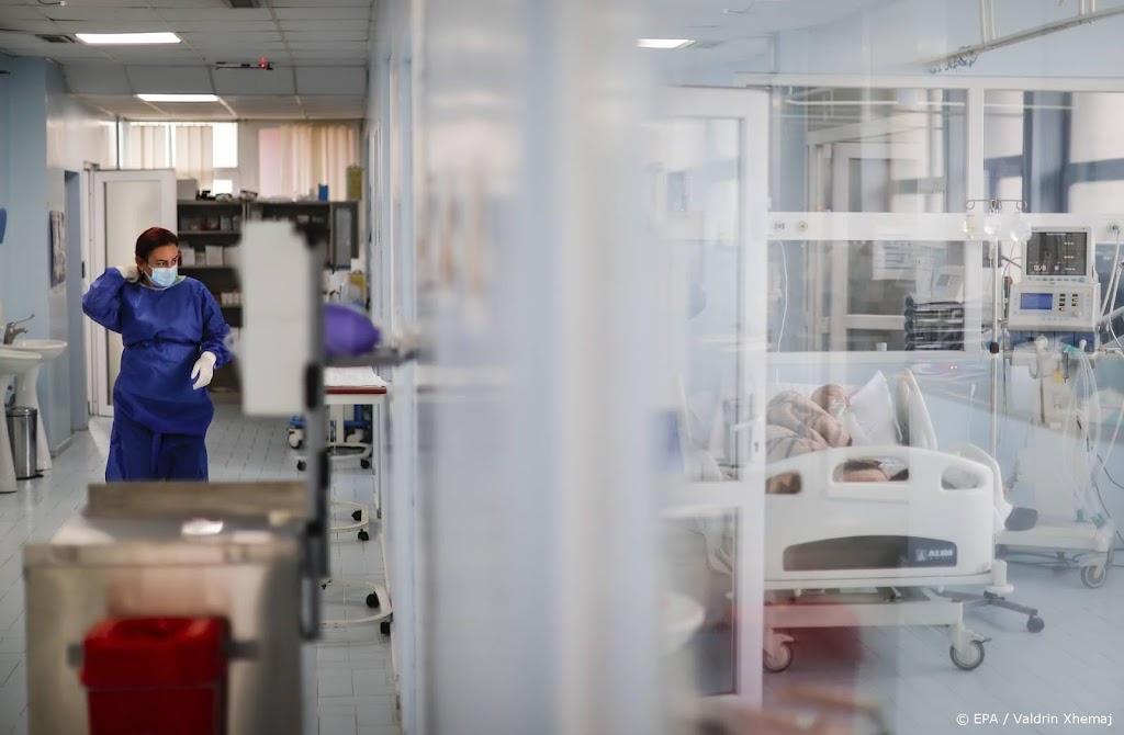 Aantal coronapatiënten in ziekenhuizen heel licht gestegen