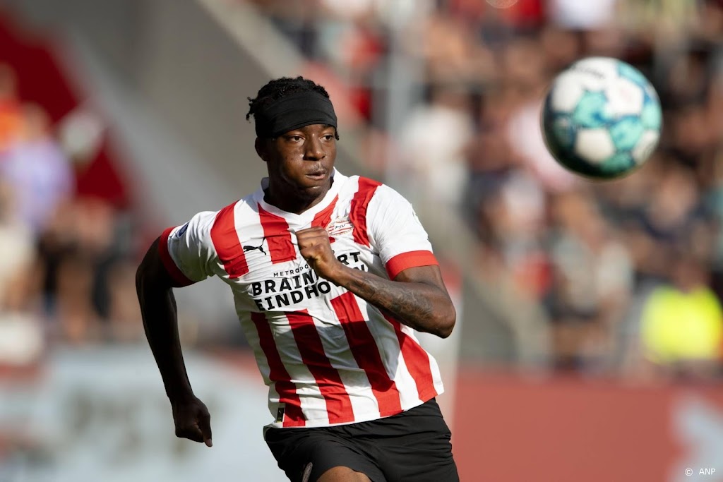 PSV'ers De Jong en Madueke terug op trainingsveld