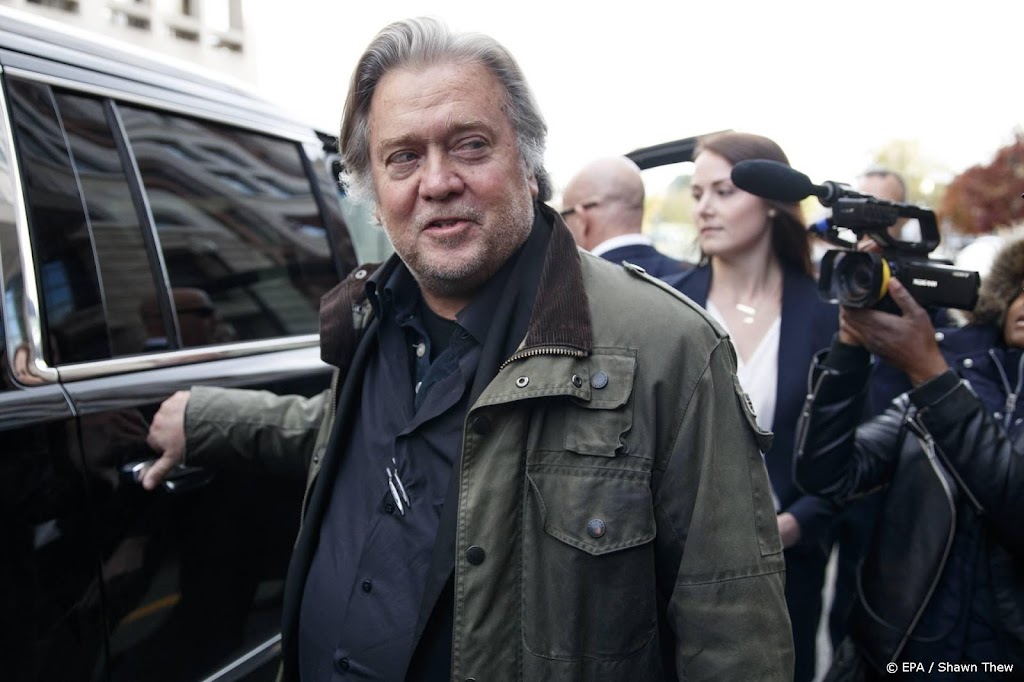 Parlementaire commissie VS wil Trump-adviseur Bannon vervolgen