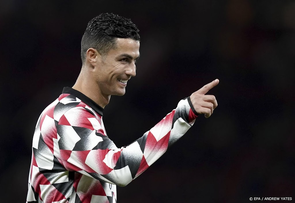Ten Hag ziet Ronaldo zonder toestemming naar kleedkamer gaan