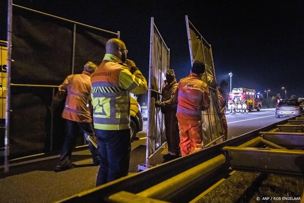Politie rondt onderzoek bij knooppunt Empel af, A59 nog dicht