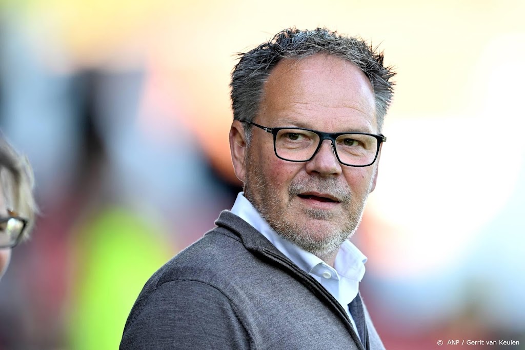 De Jong stopt op doktersadvies als trainer van Cambuur